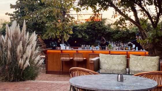 Backyard Bebeköy Bar ve Bahçe Bölümü