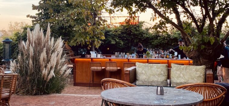 Backyard Bebeköy Bar ve Bahçe Bölümü
