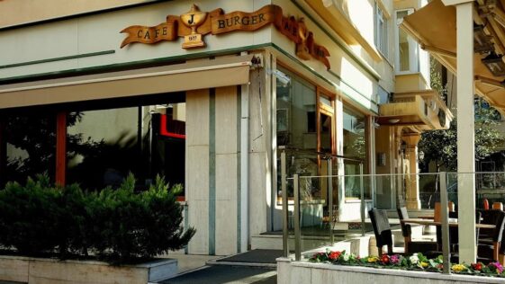 J Burger Caddebostan