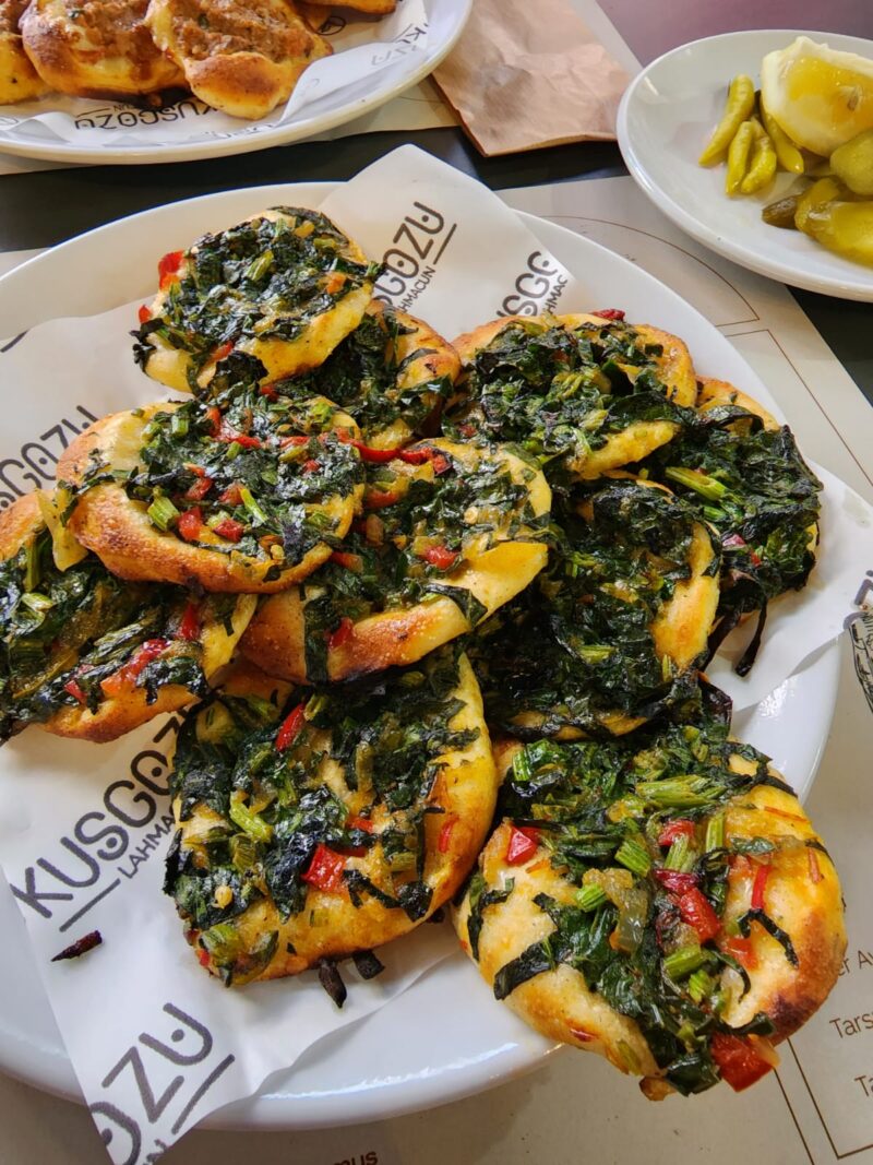 Kuşgözü Lahmacun Levent Ispanaklı Lahmacun