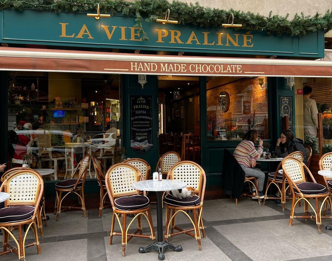La Vie Praline Akaretler Giriş
