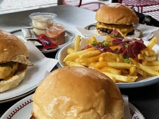 Padre Arnavutköy Burgerler
