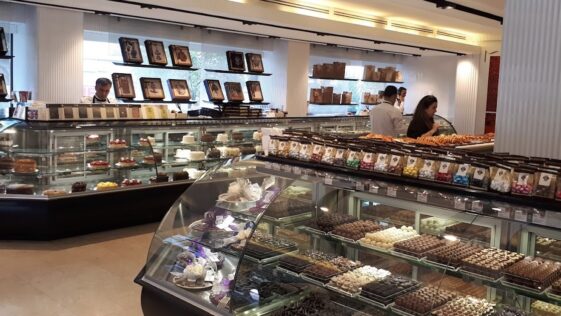 Pelit Etiler İçerisi