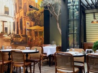 Pinoli Italian Kitchen İçerisi