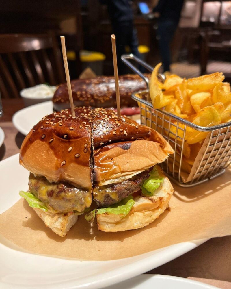All Sports Cafe Etiler Burger