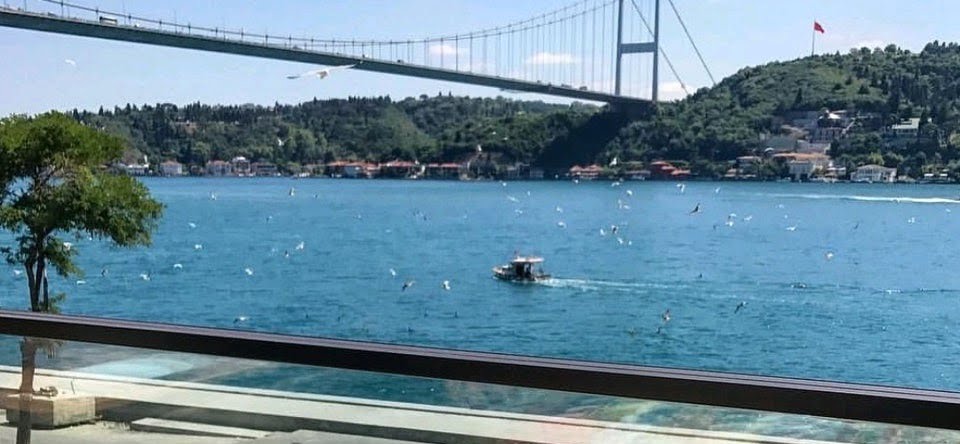 Lokma Kafe Rumeli Hisarı Boğaz Manzarası