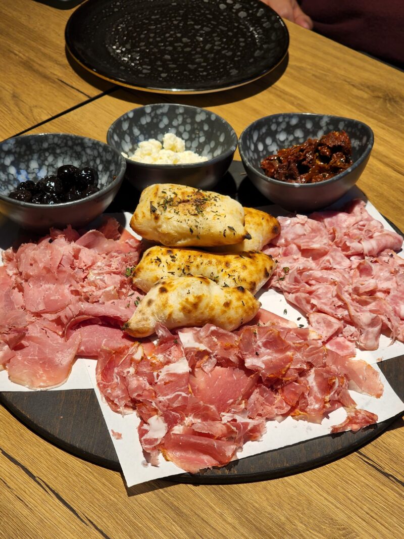 The artisan craft şarkuteri tabağı