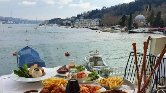 Baylan Bebek Boğaz Manzarası