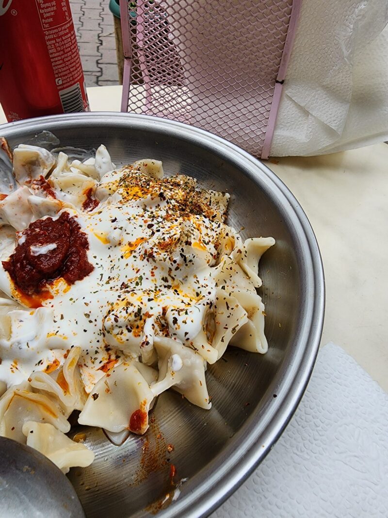 Çiçi Çiğ Börek Mantı