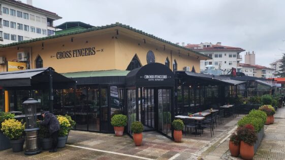 Cross Fingers Etiler Girişi