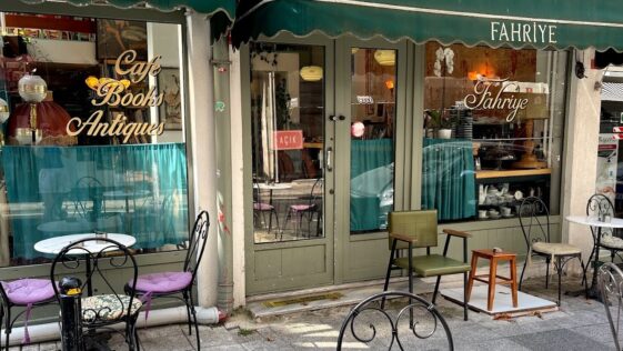 Fahriye Cafe Kadıköy Moda Girişi