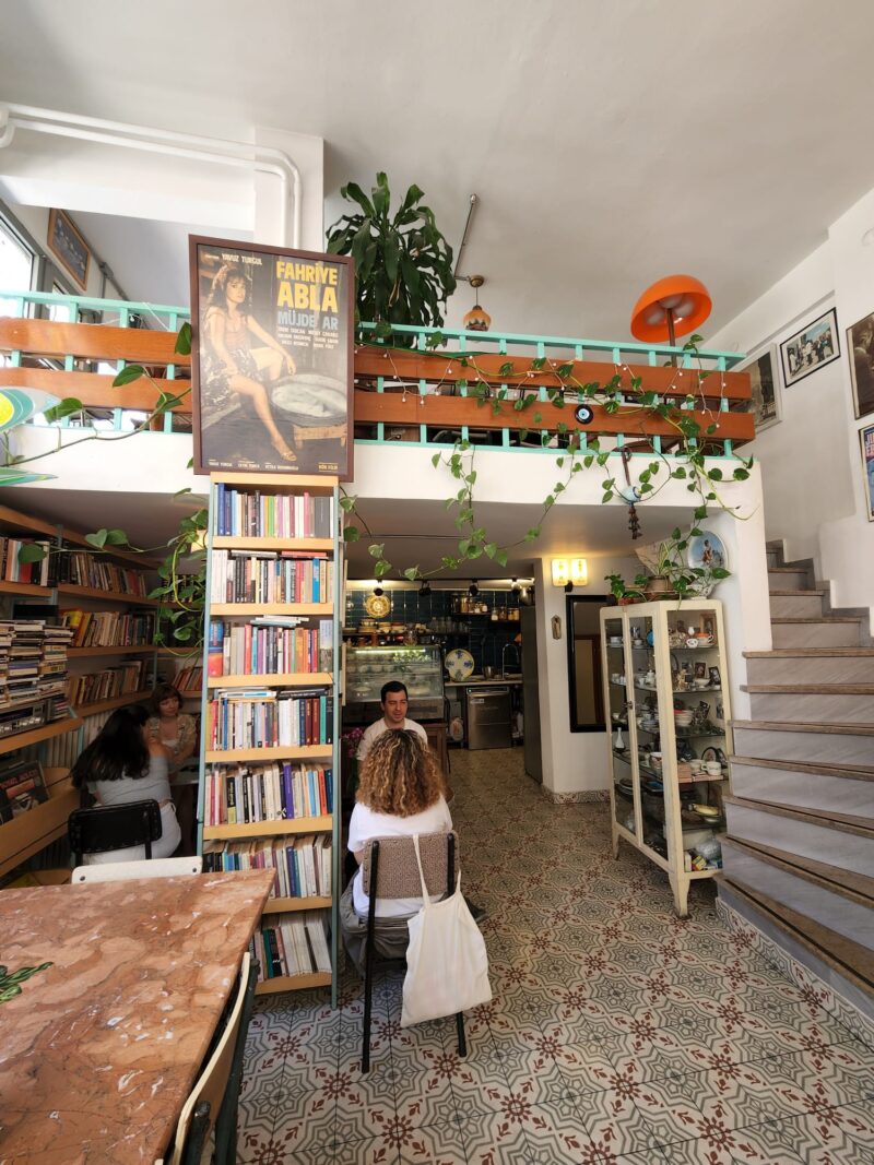 Fahriye Kafe Moda İçerisi