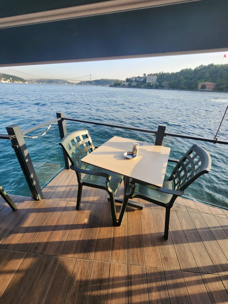 İskele Cafe İzmir Lokmacısı İstinye Boğaz Manzarası