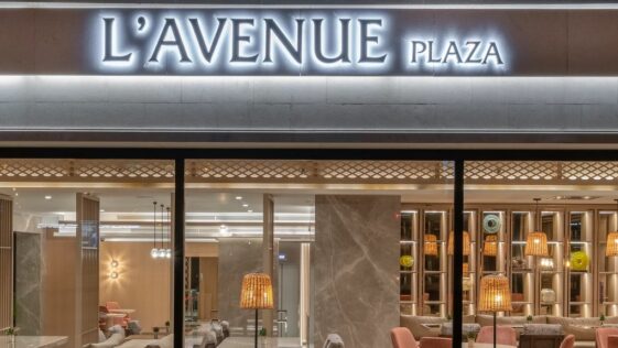 L'avenue Plaza Cafe Girişi