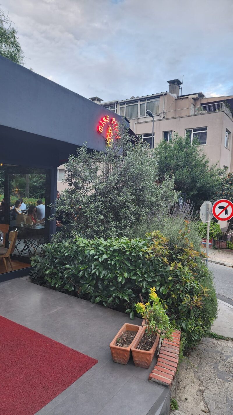 Miss Pizza Etiler Giriş