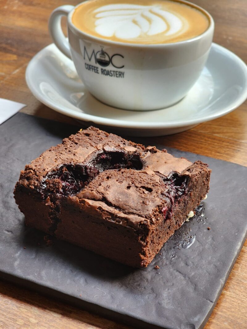Moc Coffee Roastery Nişantaşı Cappuccino ve Brownie