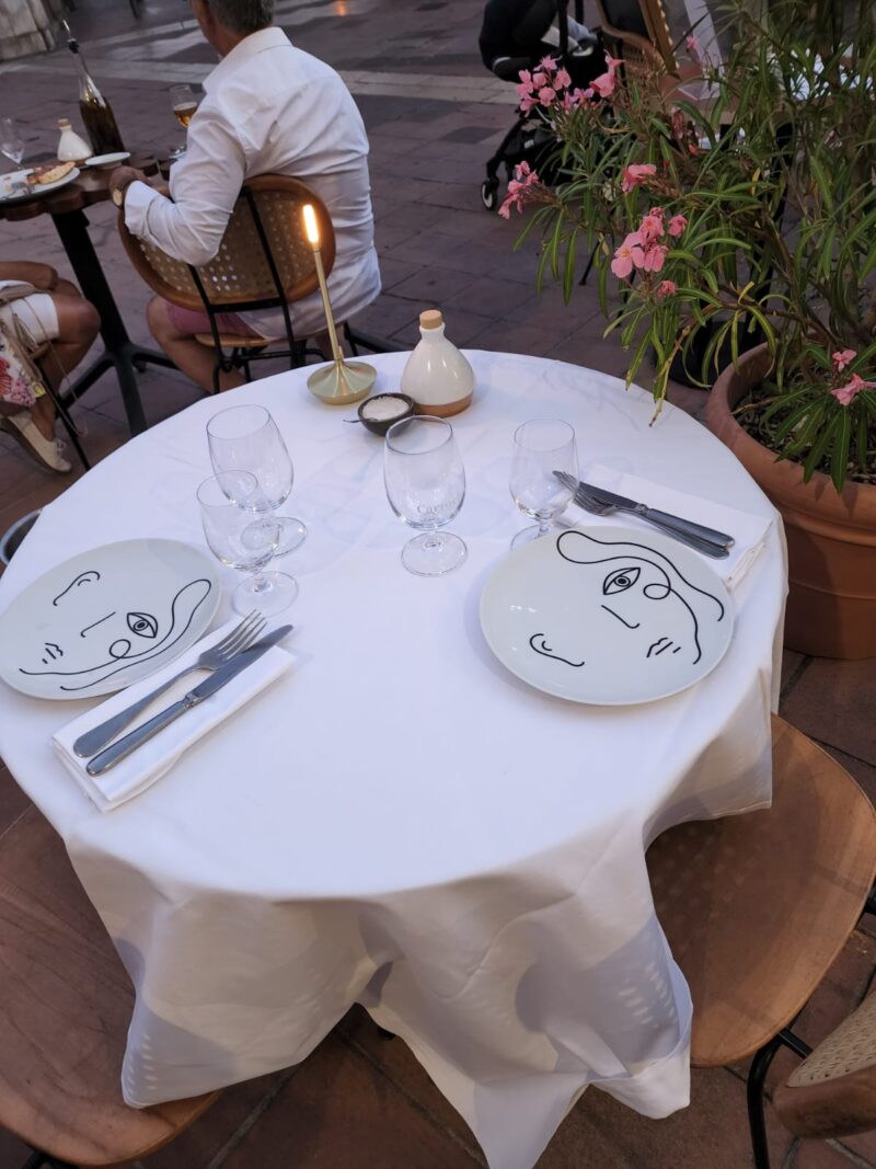 Nice Fransa Carmela Masa Düzeni