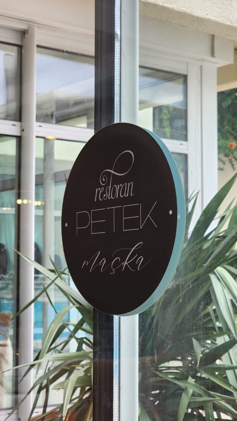 Restoran Petek Maçka Giriş