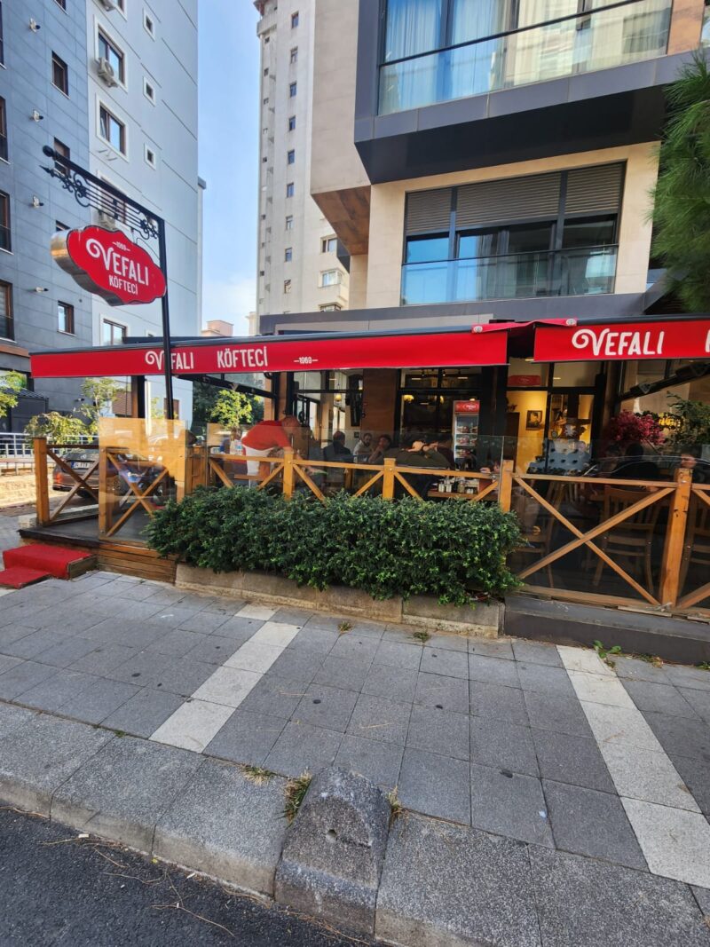 Vefalı Köfteci Erenköy Girişi