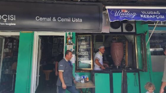 Uludağ Kebapçısı Cemal Cemil Usta Bursa Girişi