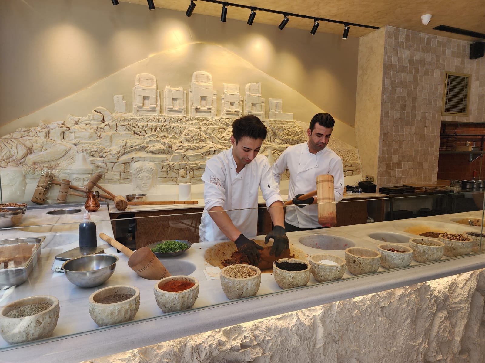 Oses Gurme Karaköy Çiğ Köfte Hazırlanışı