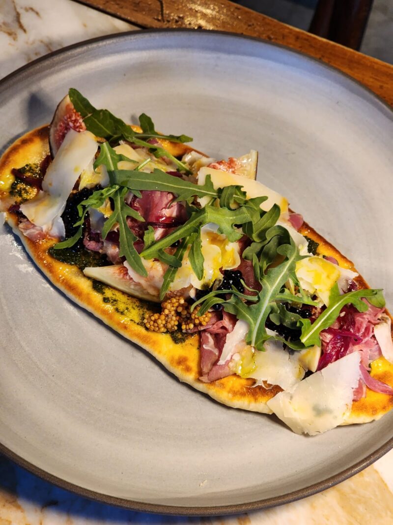 Markus Restaurant Maslak Füme Antrikot Pita