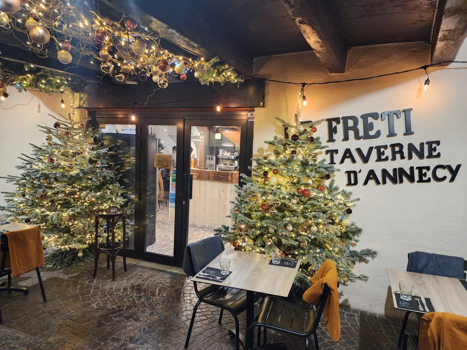 Le Freti Annecy Girişi