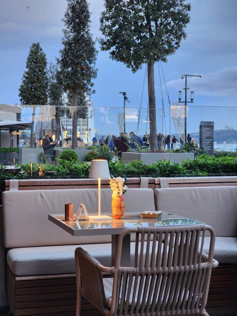 Divan Brasserie Galataport Dışarısı