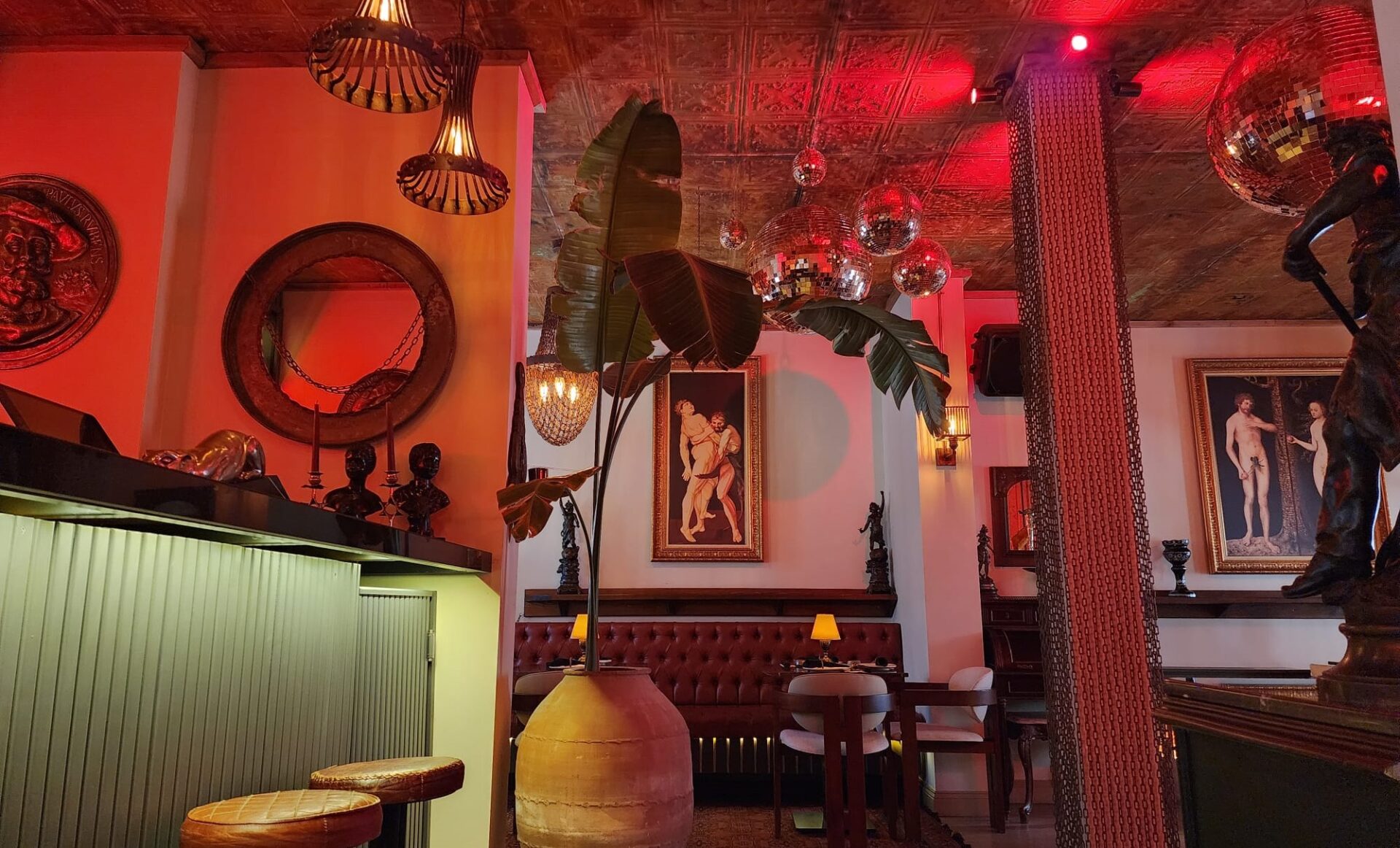 Maderia Sushi Bar Nişantaşı Üst Kat İçerisi 3