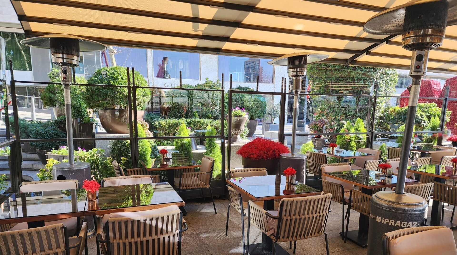 St Regis Brasserie Dışarısı