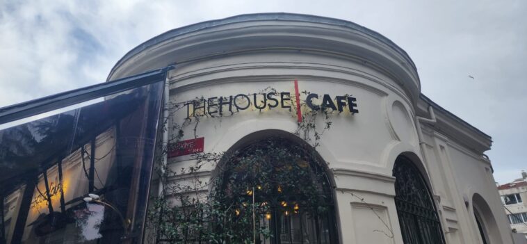 The House cafe Corner Nişantaşı Dışarısı
