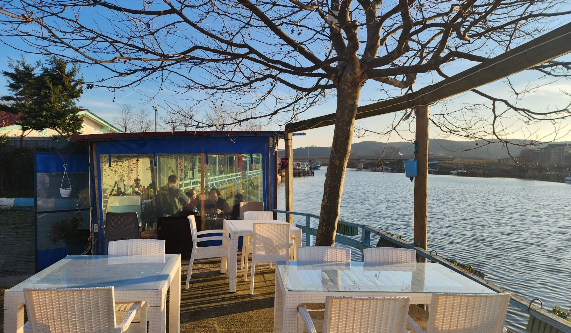 Kalyon Restoran Riva Deniz Kenarı Baraka