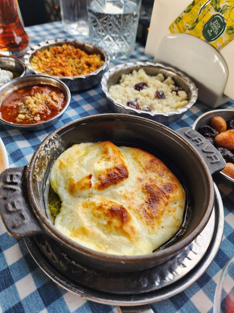 Le Vapeur Magique Sıcak Antep Peyniri