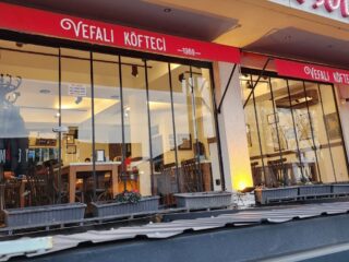 Vefalı Köfteci Etiler