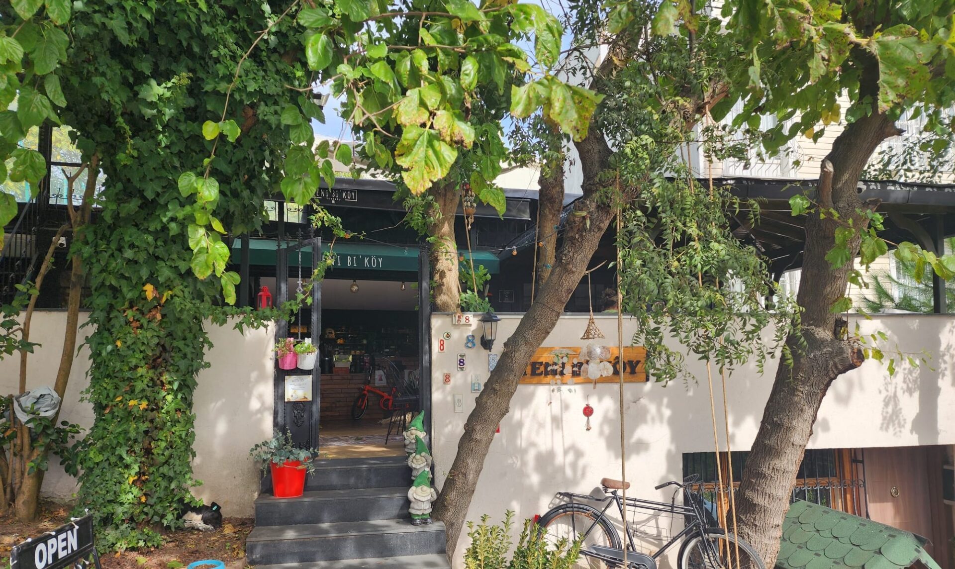 Yeni Bi'Köy Yeniköy Girişi