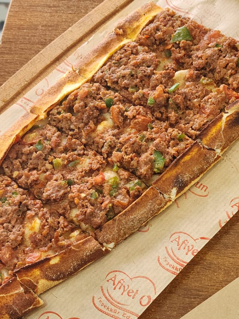 Yeşilköy Taşfırın Yöresel Pide Lahmacun Pide Görseli