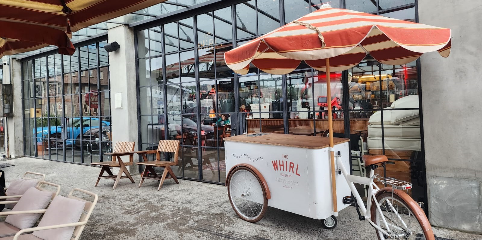 The Whirl Roastery Maslak Dışarısı