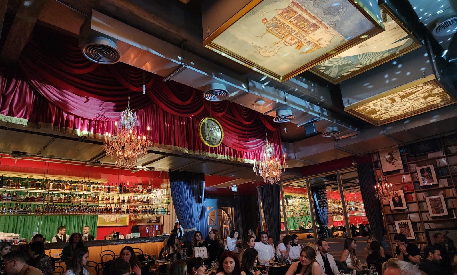 Dada Salon Kaberett İçerisi 2