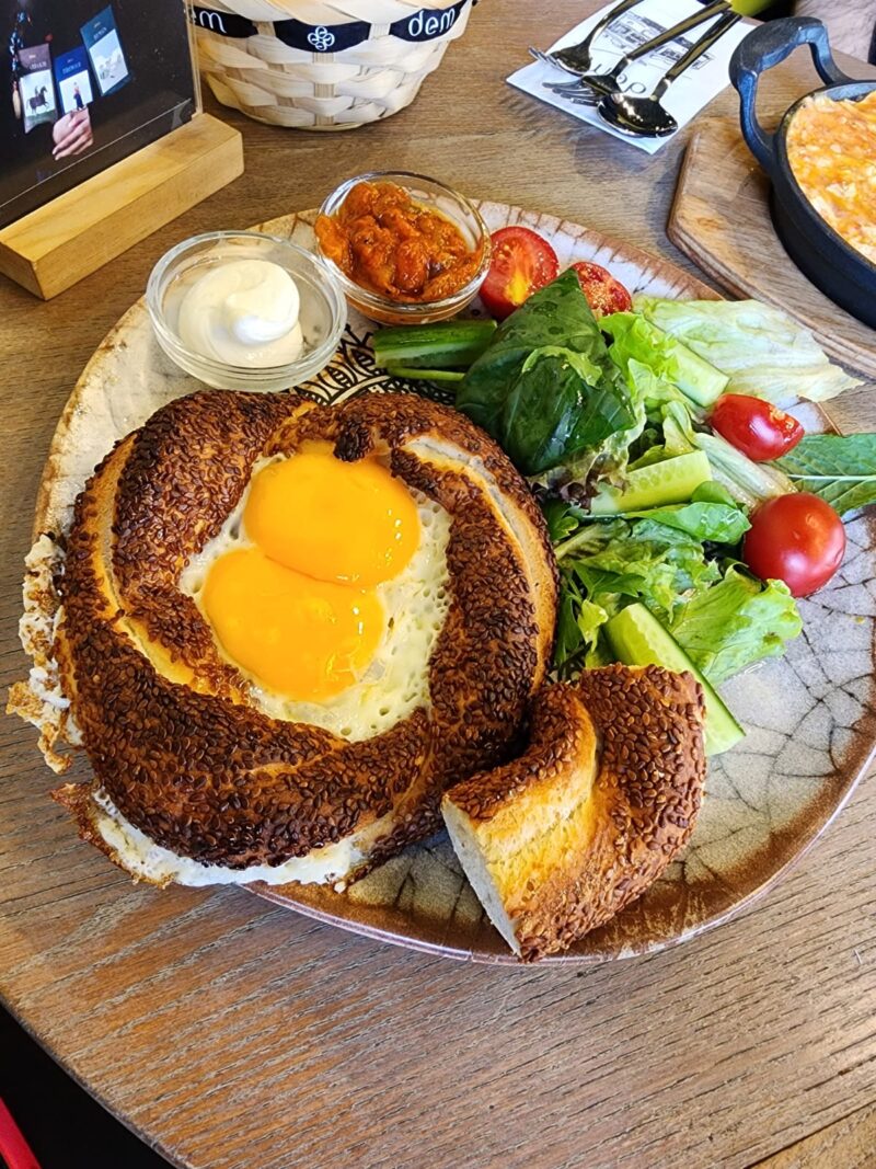 Dem Moda Simit Arası