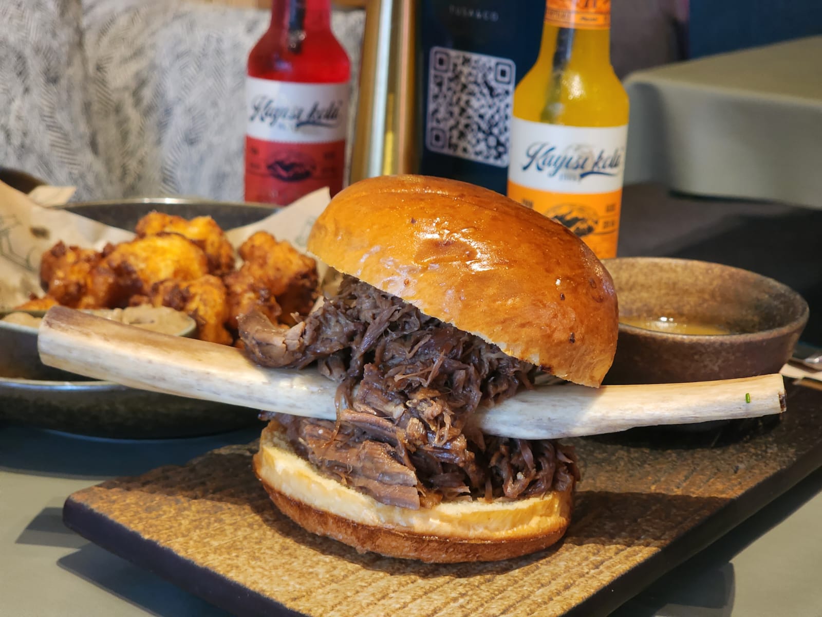 Tusa Co Suadiye Flintstone burger