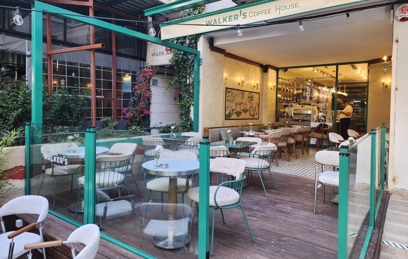 Walker’s Coffee House Moda Bahçe Bölümü
