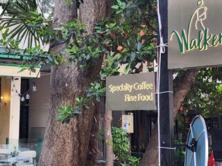 Walker’s Coffee House Moda Girişi