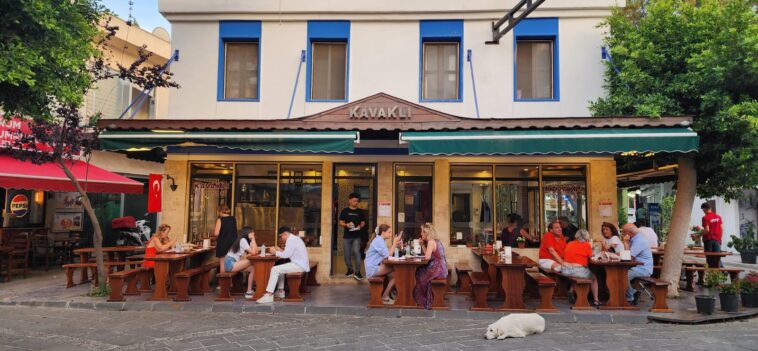 Kavaklı Köfteci Bodrum Yalıkavak Girişi