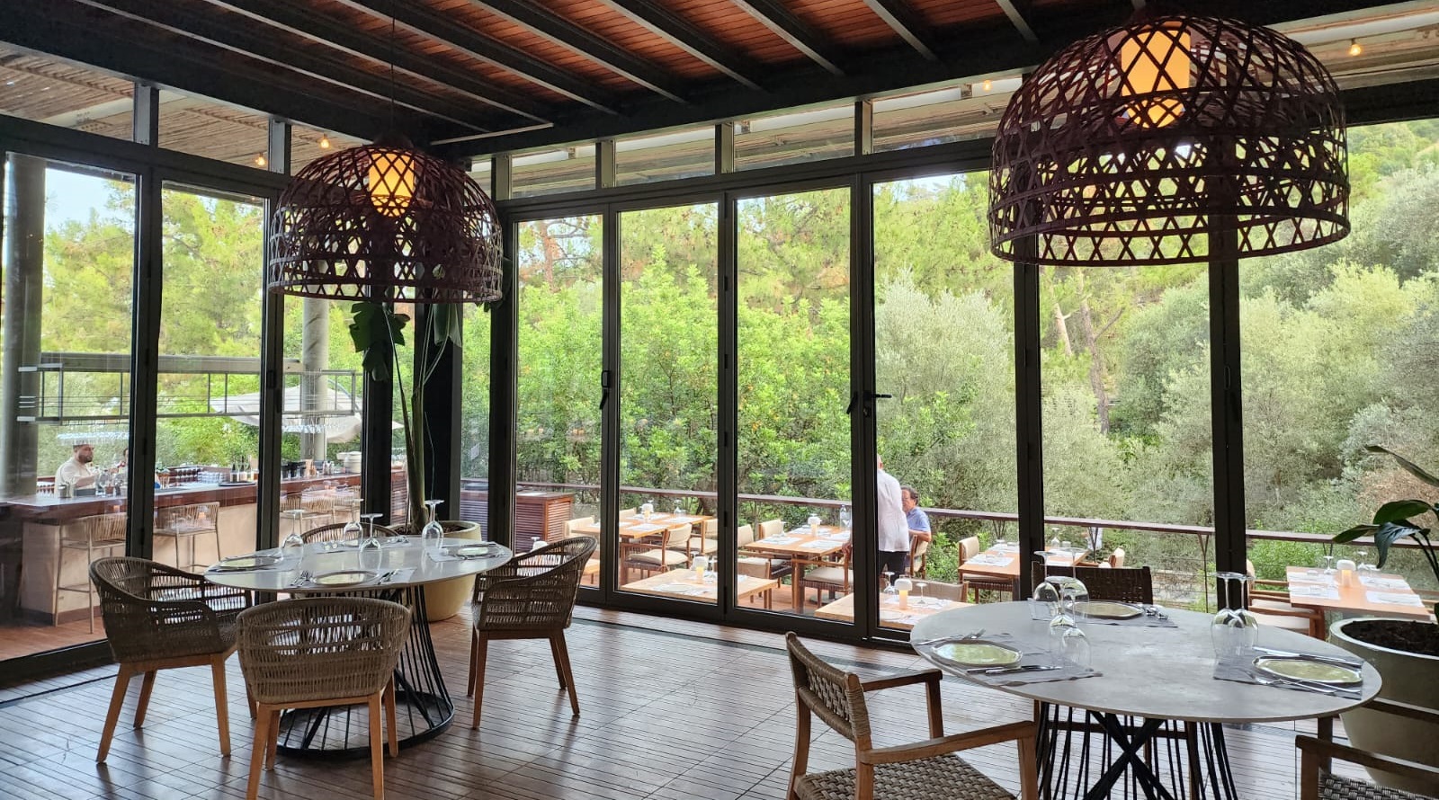 Salon Cuma Bodrum Demirbükü İçerisi