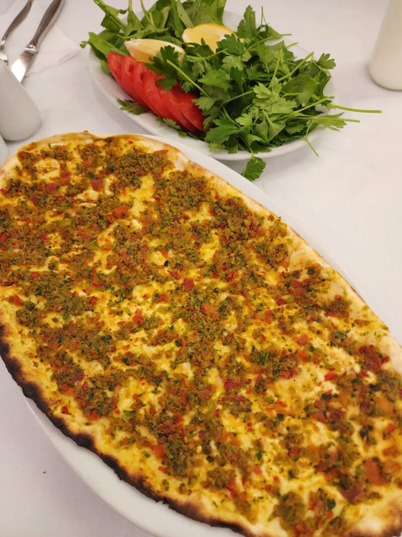 Tatbak Nişantaşı Lahmacun