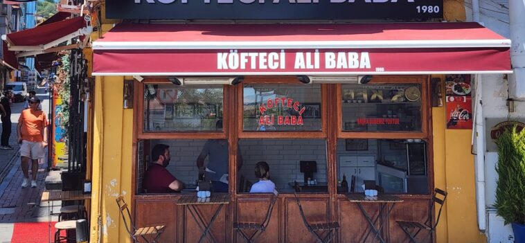 Köfteci Ali Baba Arnavutköy Dışarısı