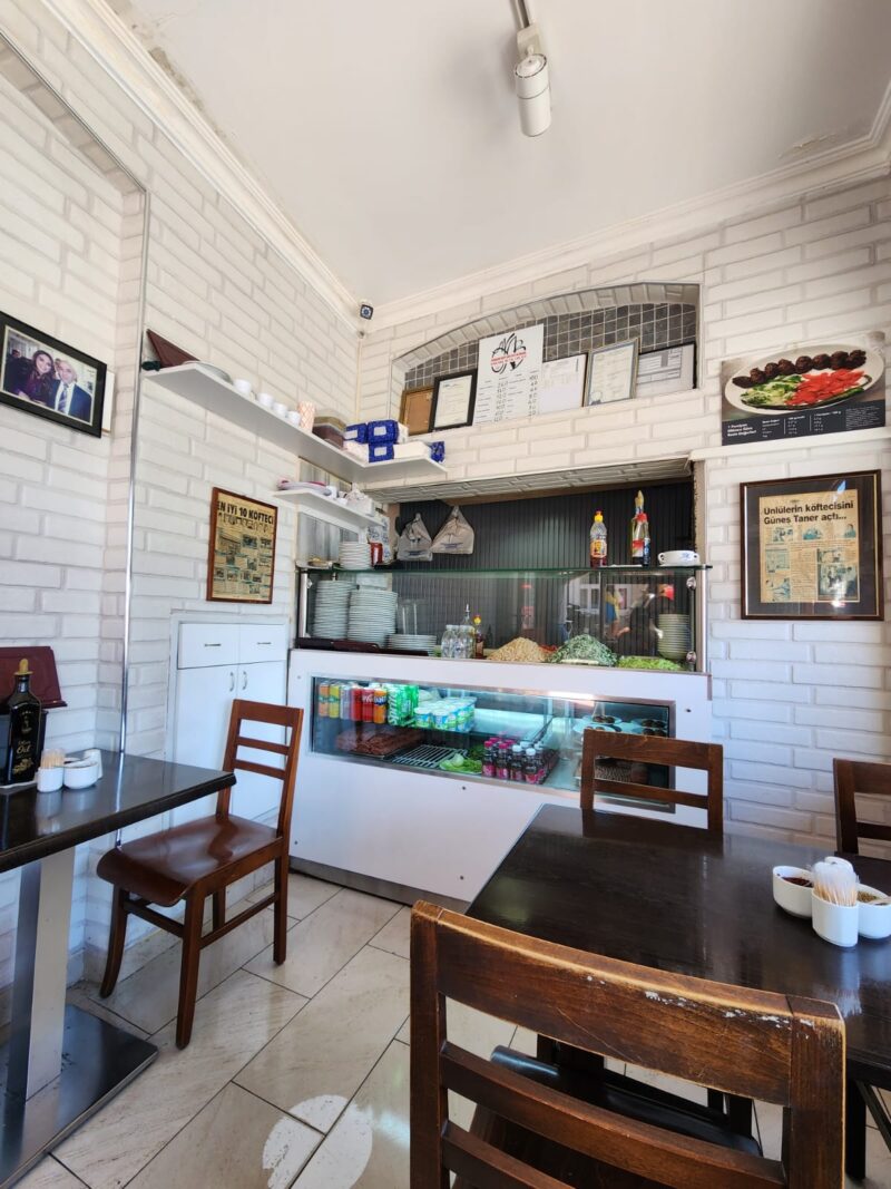 Köfteci Ali Baba Arnavutköy İçerisi