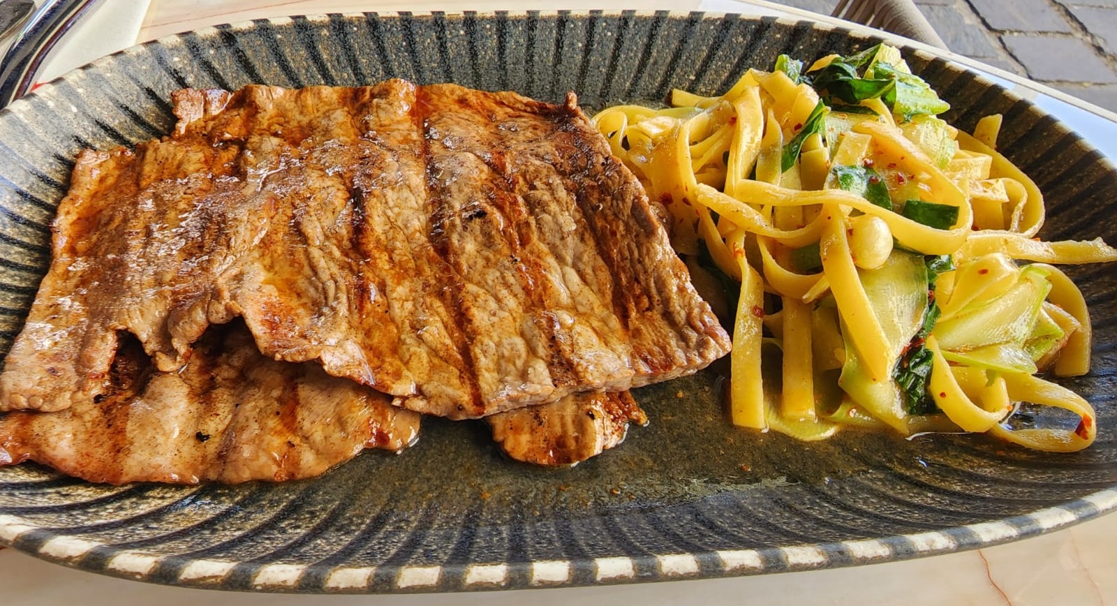 Masa Restoran İstinyepark Antrikot Külbastı