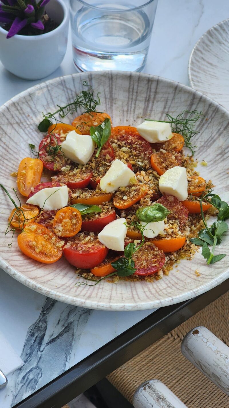 Poppy Karaköy Caprese Salata