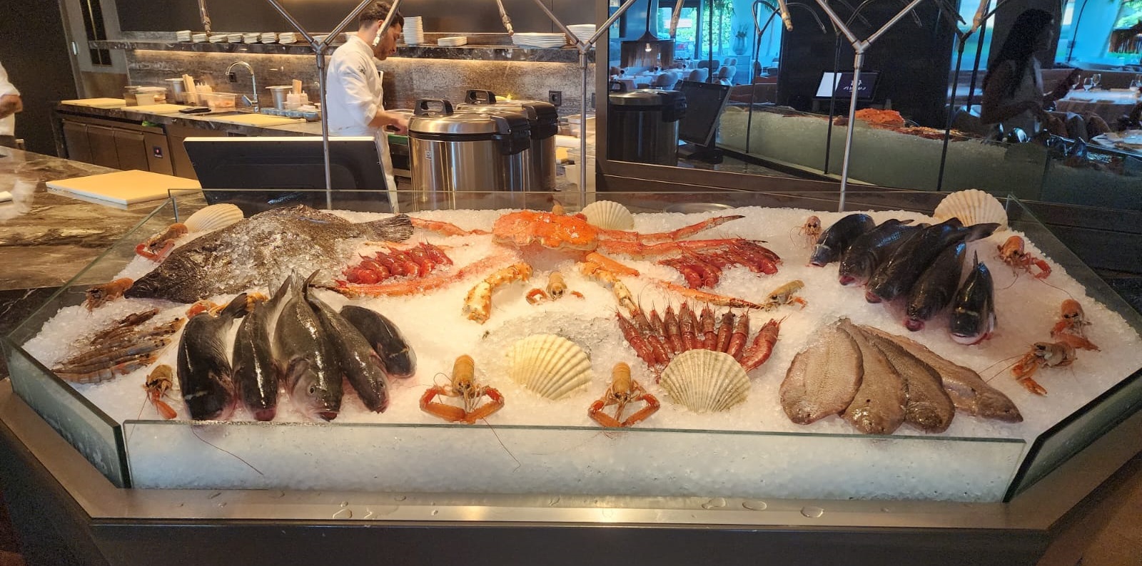 Sakhalin İstanbul Balık ve Deniz Ürünleri Dolabı